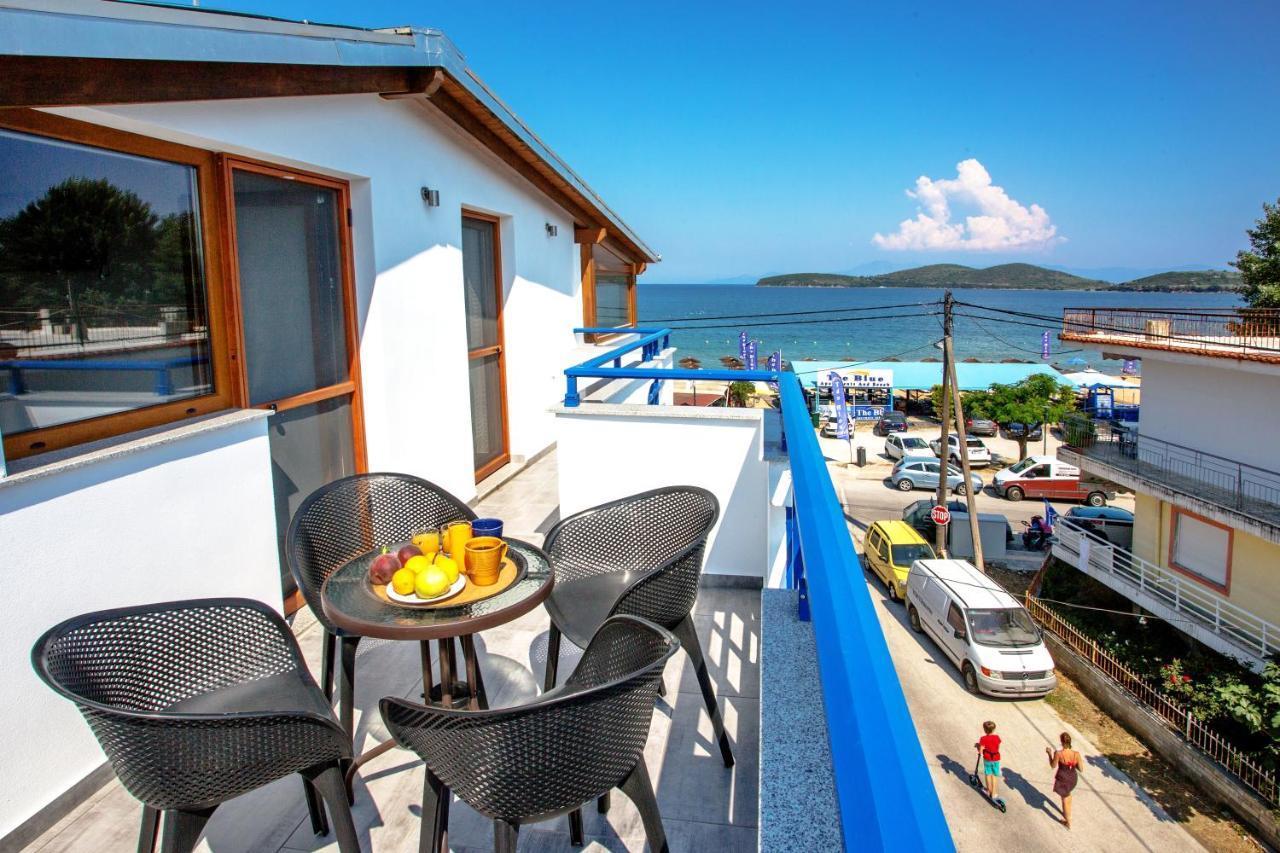 The Blue Beach Apartments Néa Péramos Eksteriør bilde
