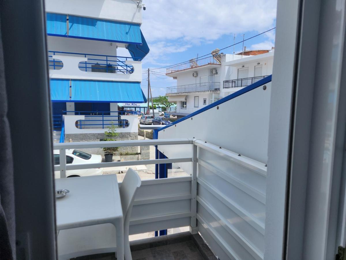 The Blue Beach Apartments Néa Péramos Eksteriør bilde