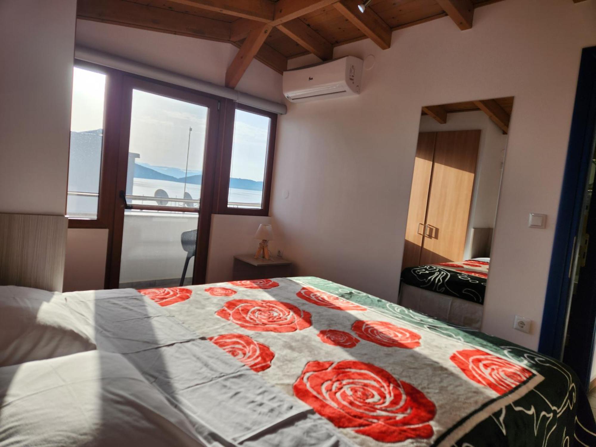 The Blue Beach Apartments Néa Péramos Eksteriør bilde