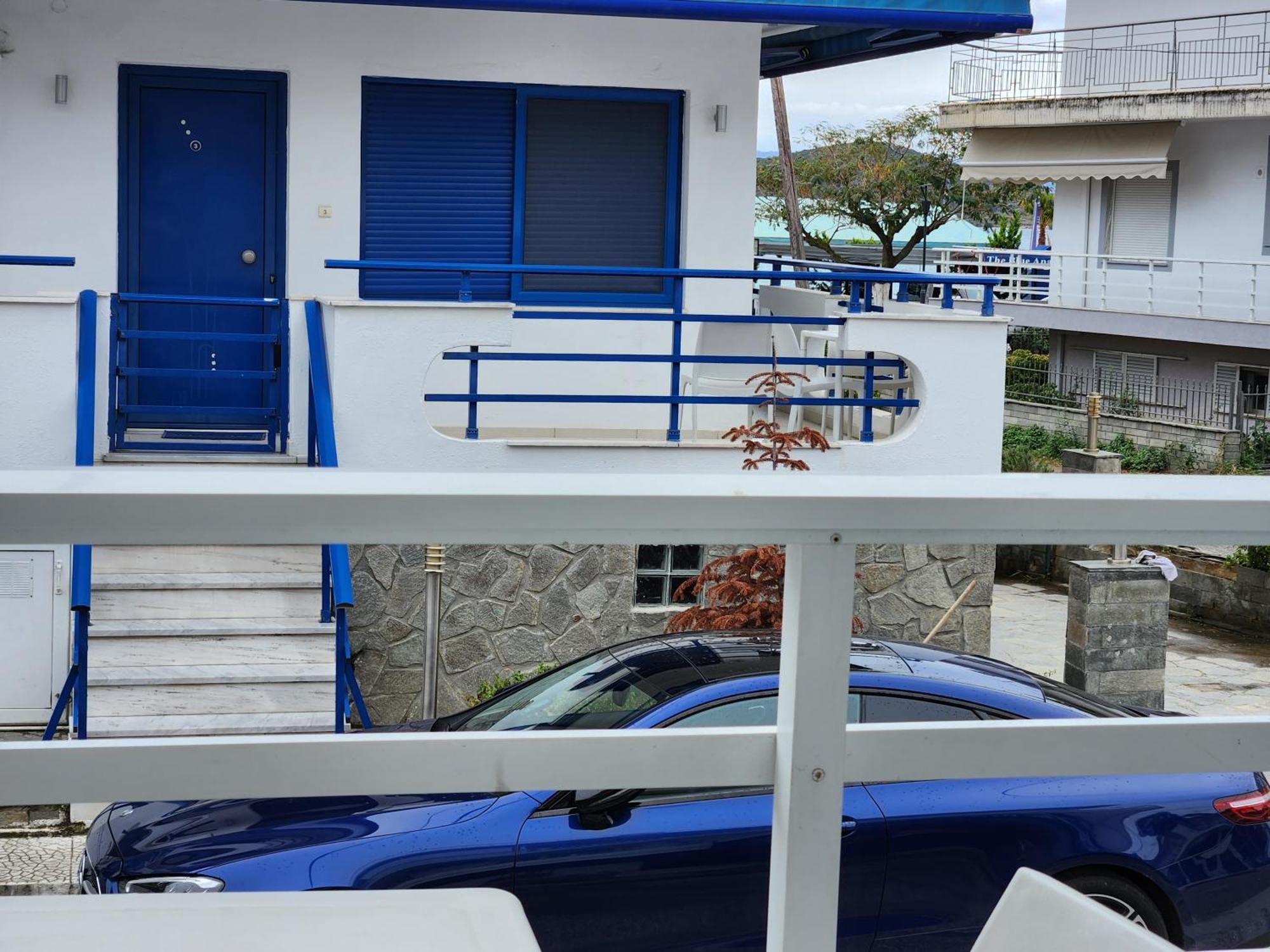The Blue Beach Apartments Néa Péramos Eksteriør bilde