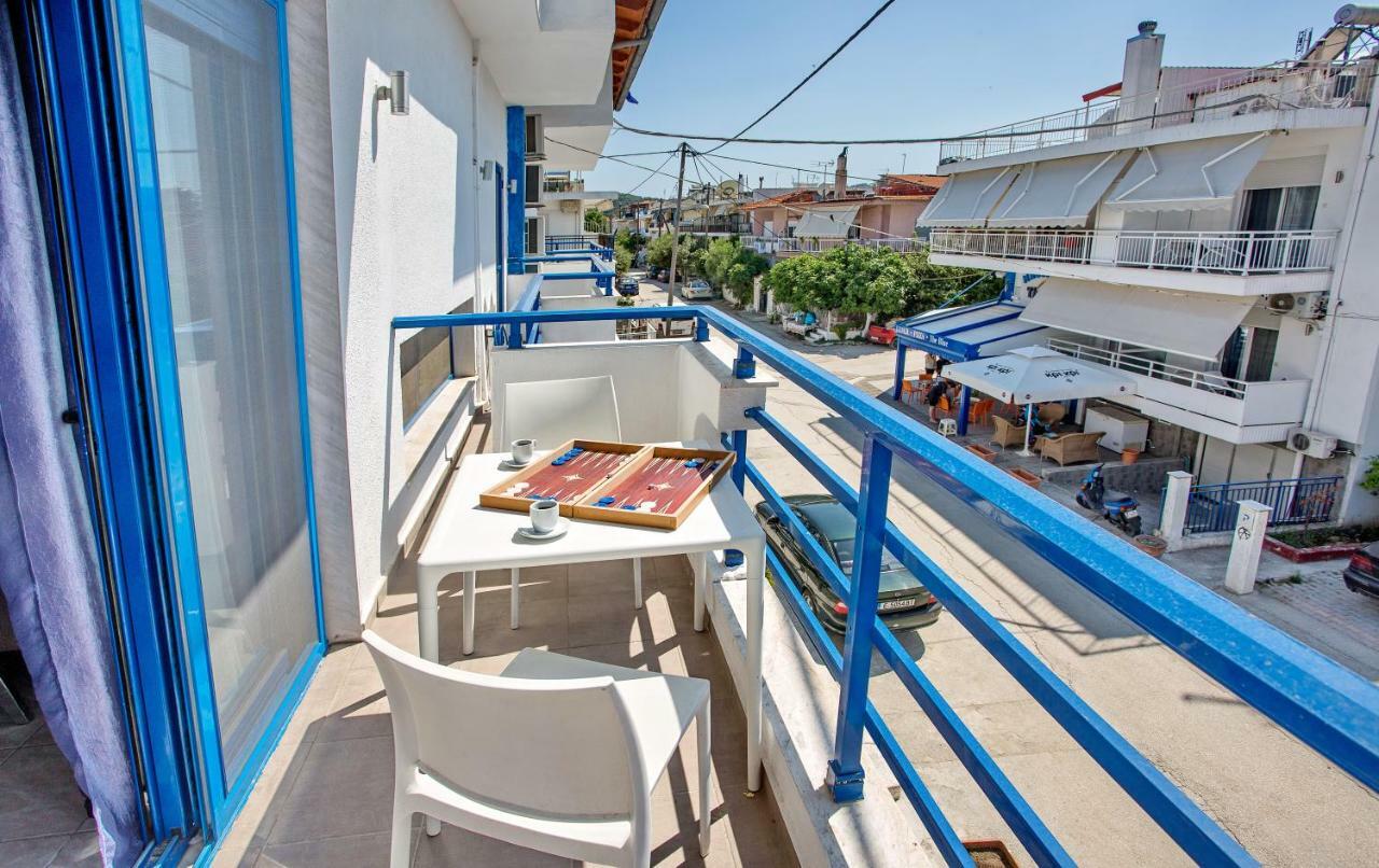 The Blue Beach Apartments Néa Péramos Eksteriør bilde