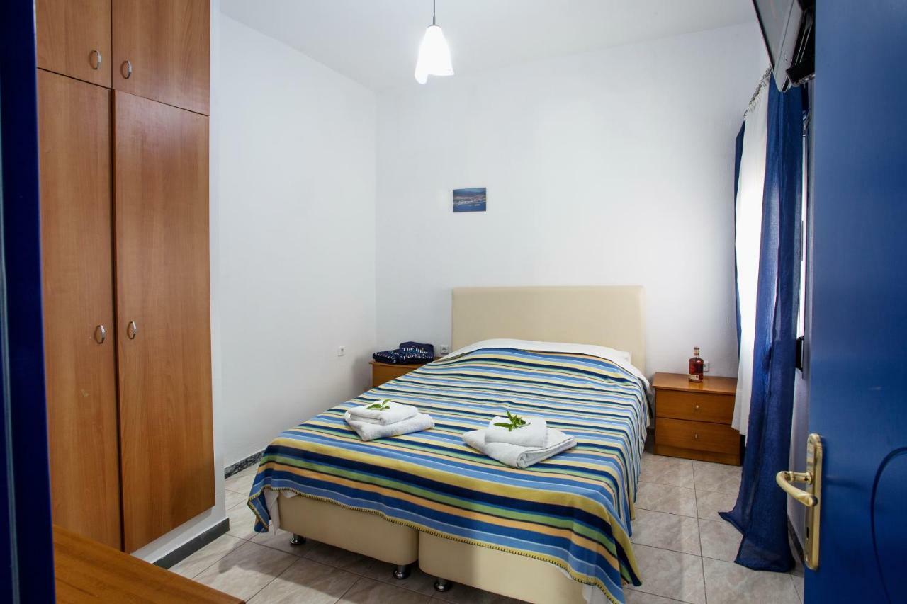 The Blue Beach Apartments Néa Péramos Eksteriør bilde