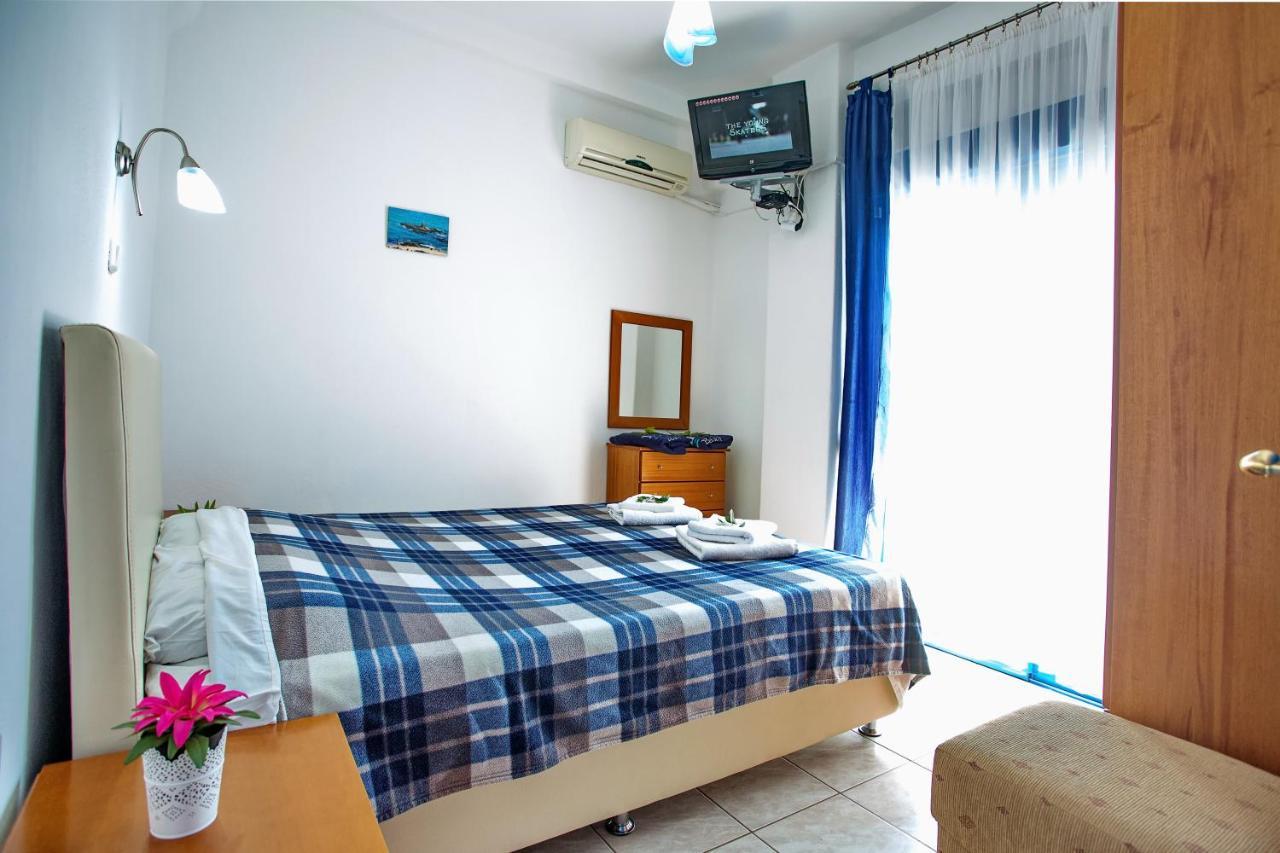 The Blue Beach Apartments Néa Péramos Eksteriør bilde