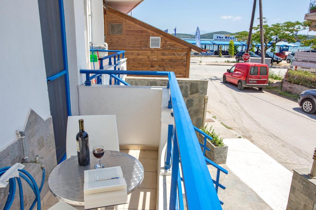 The Blue Beach Apartments Néa Péramos Eksteriør bilde